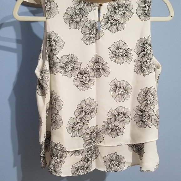 Layered Floral Top by METAPHOR - Picture 2 of 12